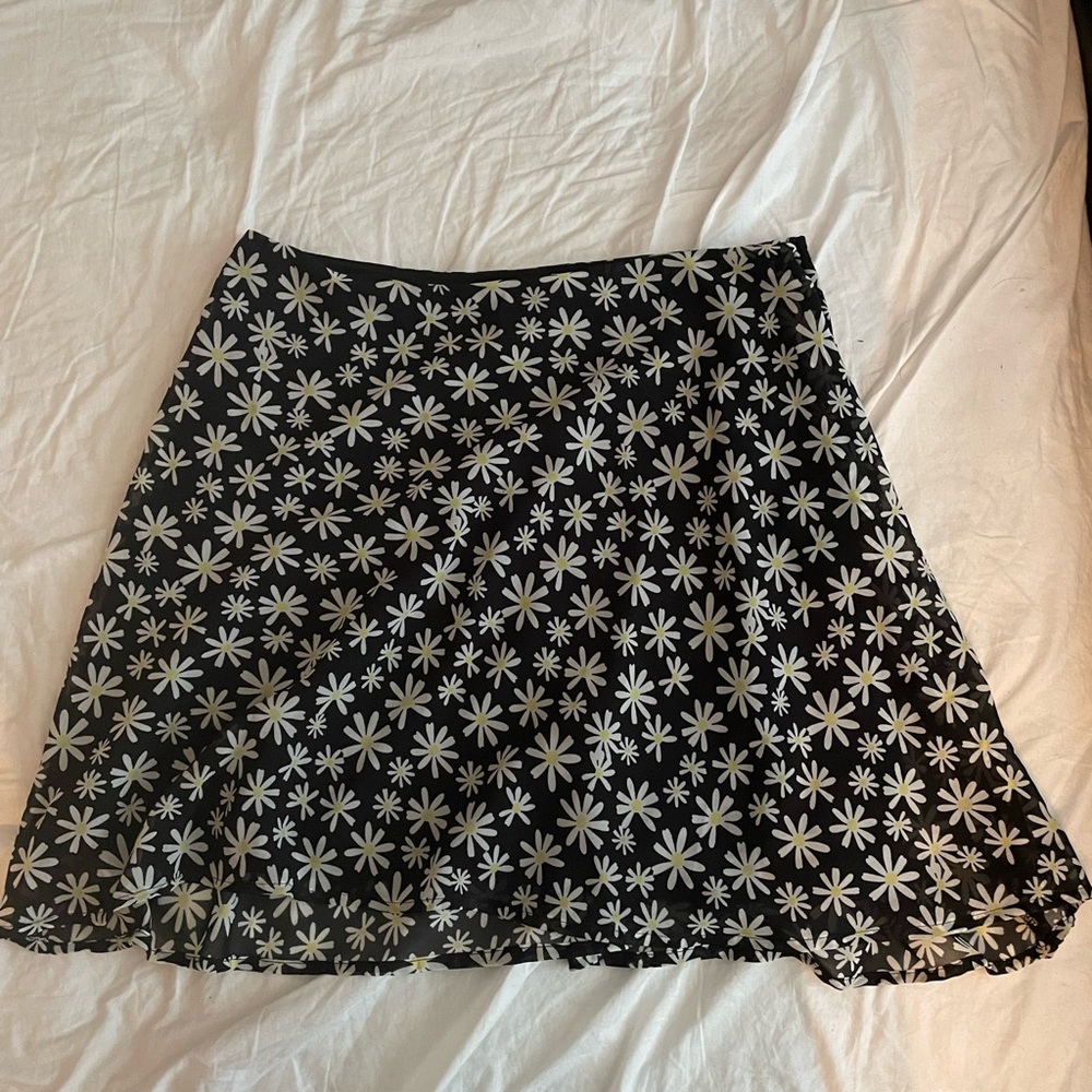 H+M Divided To All The Boys I’ve Loved Before Daisy Black and Floral Skirt
